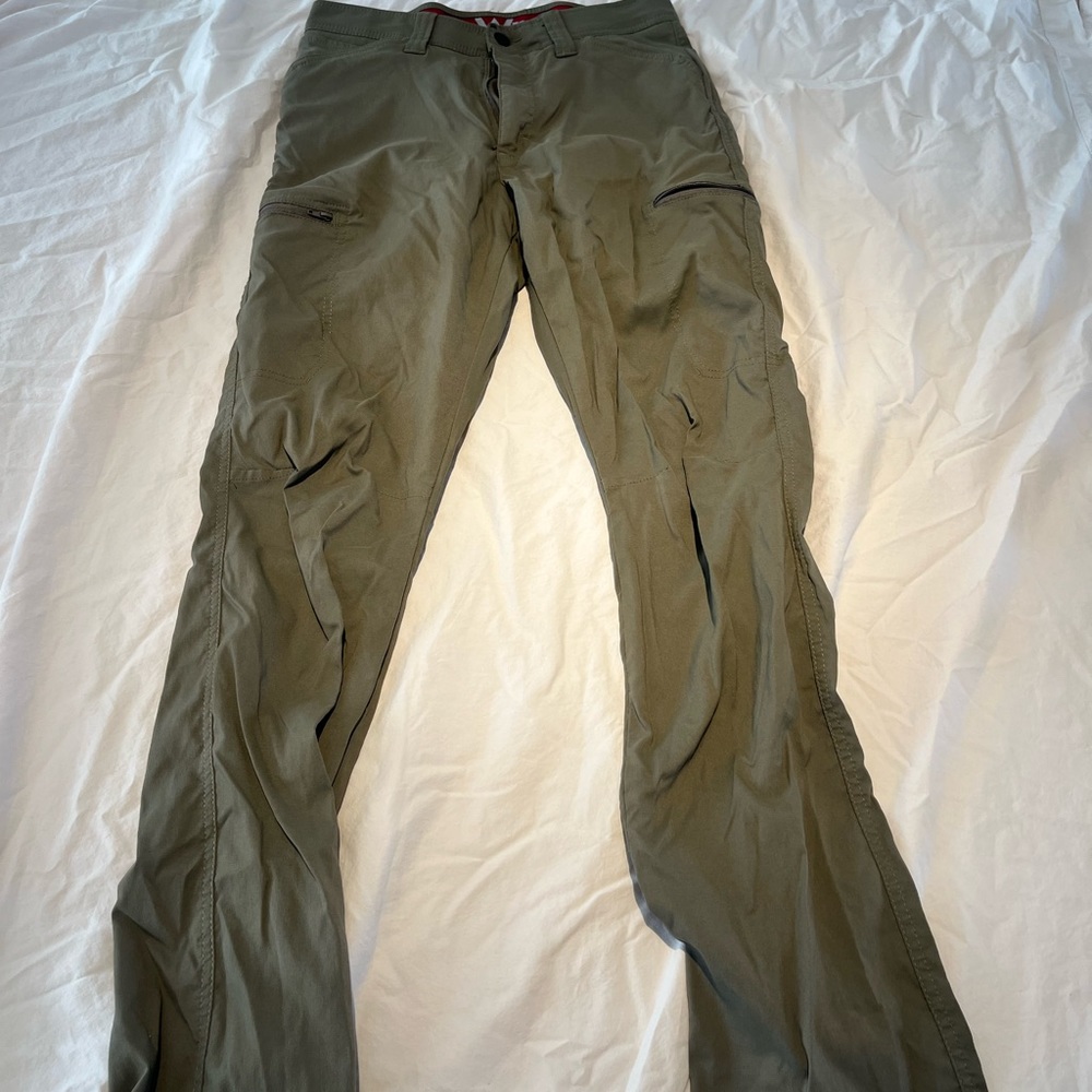 Green wrangler cargo pants